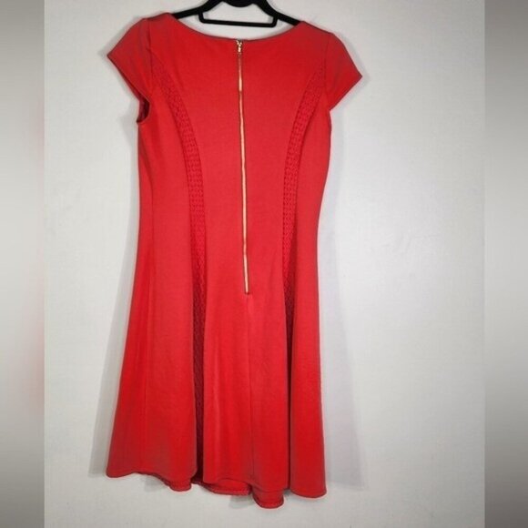 Gabby Skye Short Sleeve Knee Lenght Dress Size 10 - Picture 4 of 6